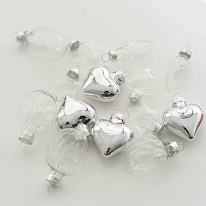 Assortiment de boules de Noël en verre et plastique avec finitions brillantes et mates de 4cm de diamètre