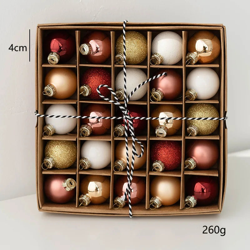 Assortiment de boules de Noël en verre et plastique avec finitions brillantes et mates de 4cm de diamètre