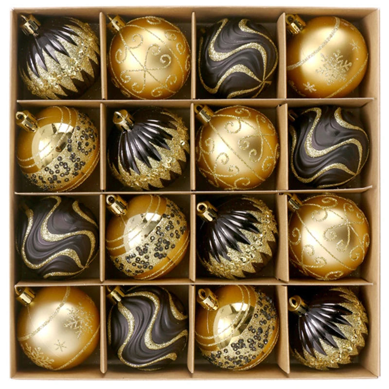 Ensemble de seize boules de Noël colorées avec motifs festifs variés disposées pour décoration sapin
