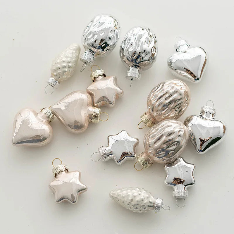 Assortiment de boules de Noël en verre et plastique avec finitions brillantes et mates de 4cm de diamètre