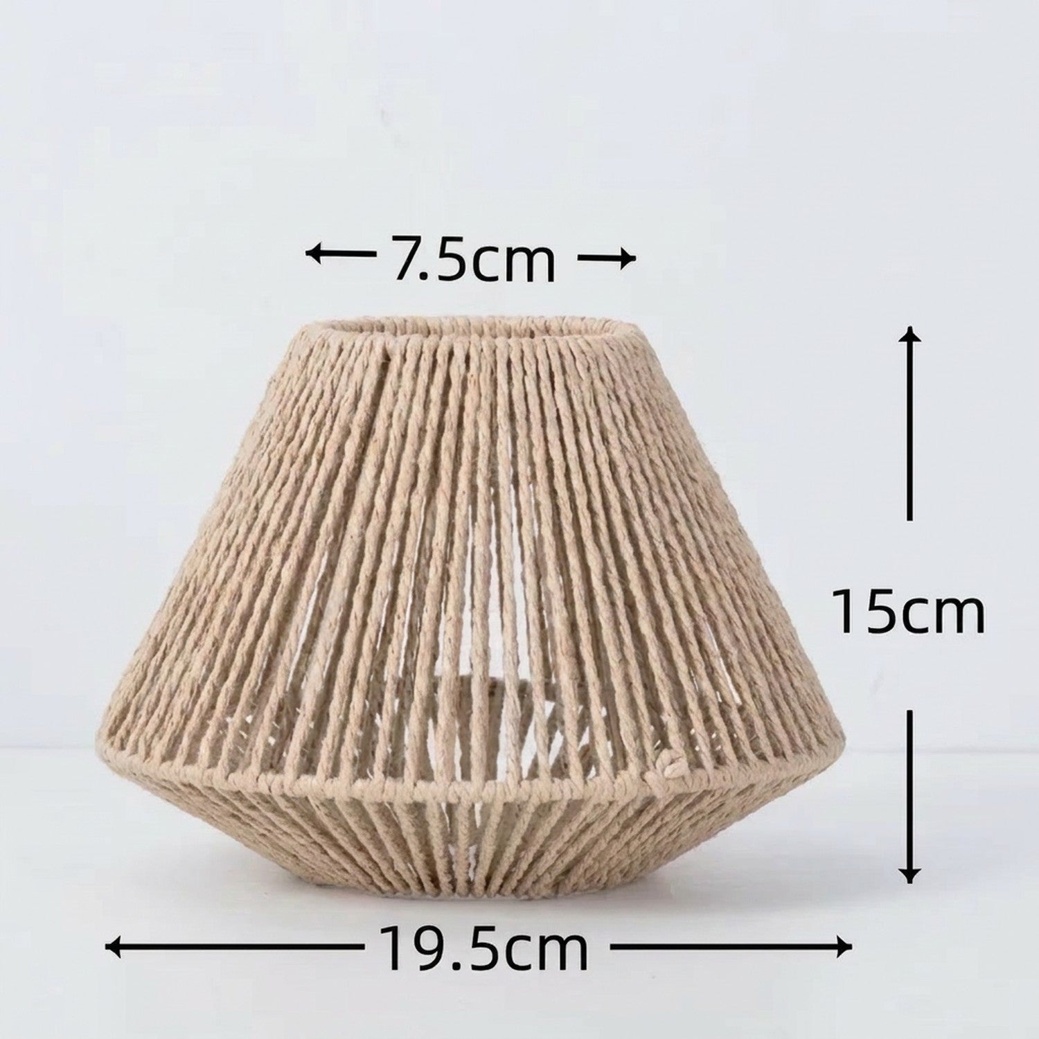 Dimensions abat-jour conique 19 cm : ouverture 7,5 cm hauteur 15 cm diamètre 19,5 cm