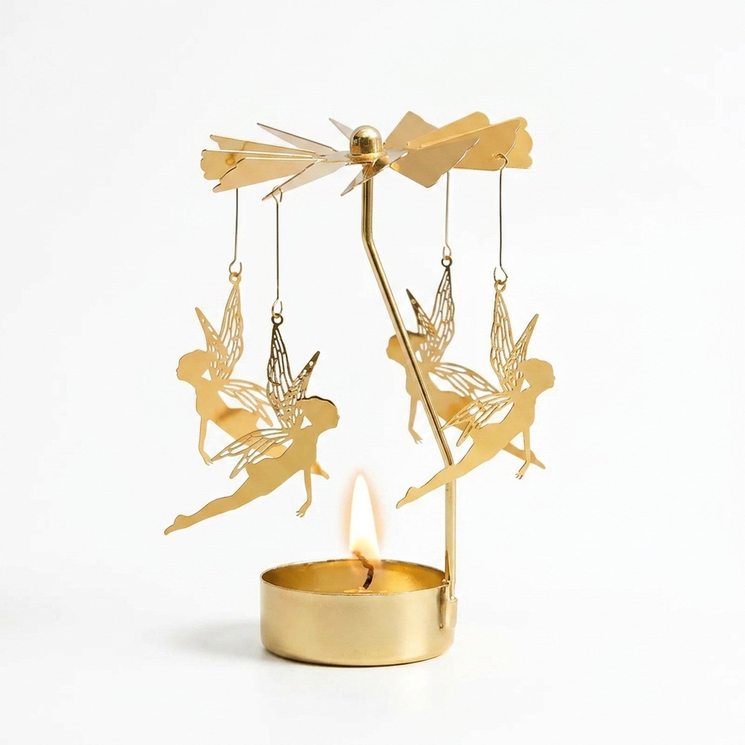 Bougeoir rotatif en métal doré avec pendentifs décoratifs sur fond blanc studio