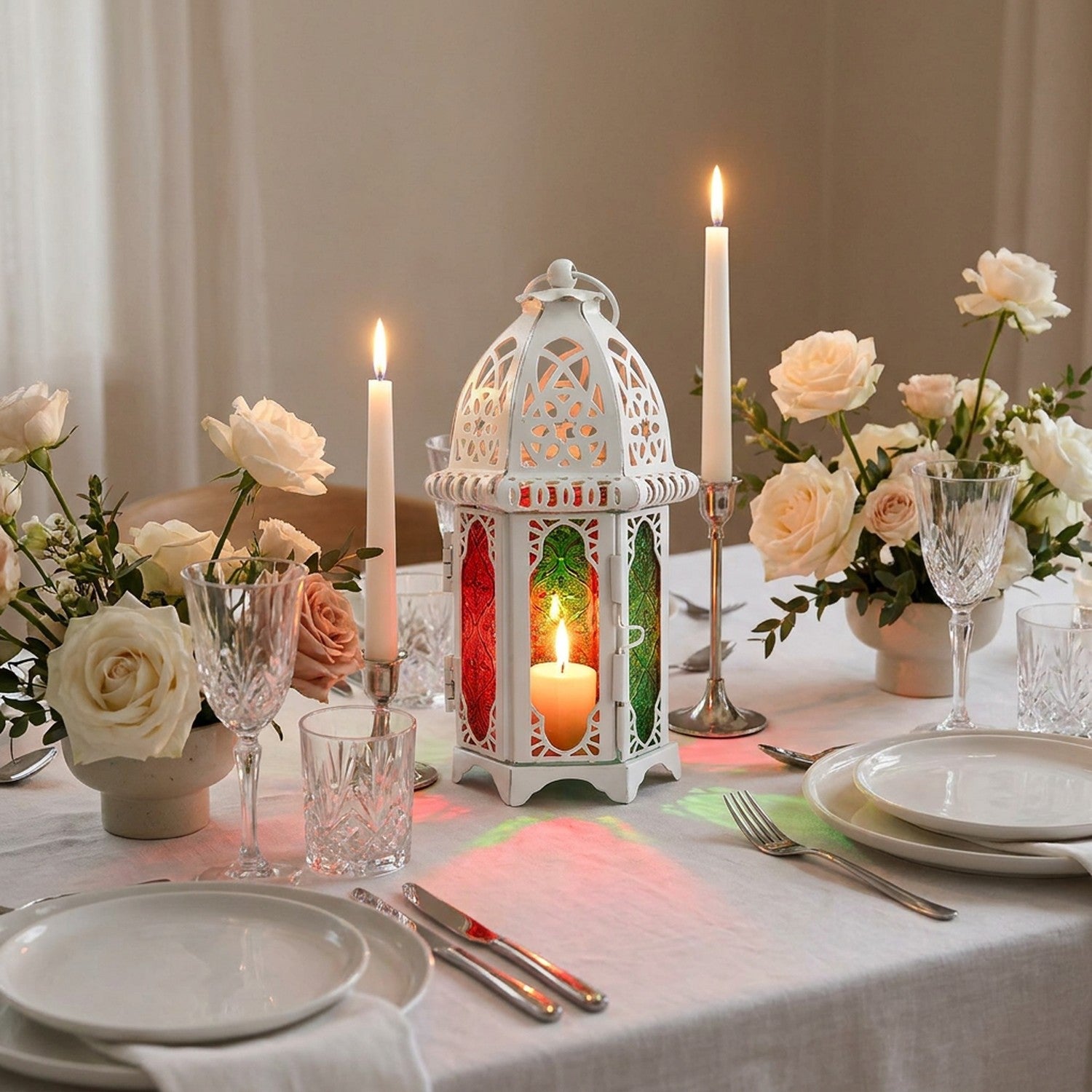 Lanterne marocaine blanche verre coloré centre de table dîner romantique
