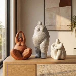 Collection figurines femme ronde résine terracotta gris blanc sculpture salon