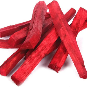Bâtons d'encens Sang du Dragon rouges en tas vue de côté