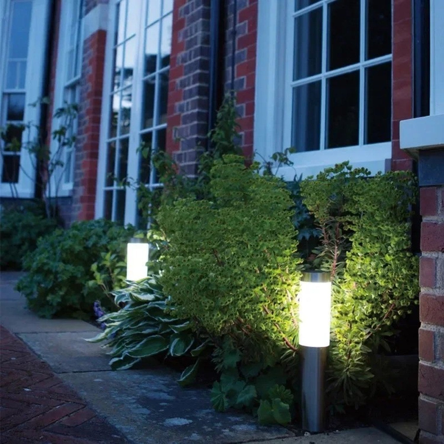 Lampadaire solaire extérieur jardin photo réelle 1