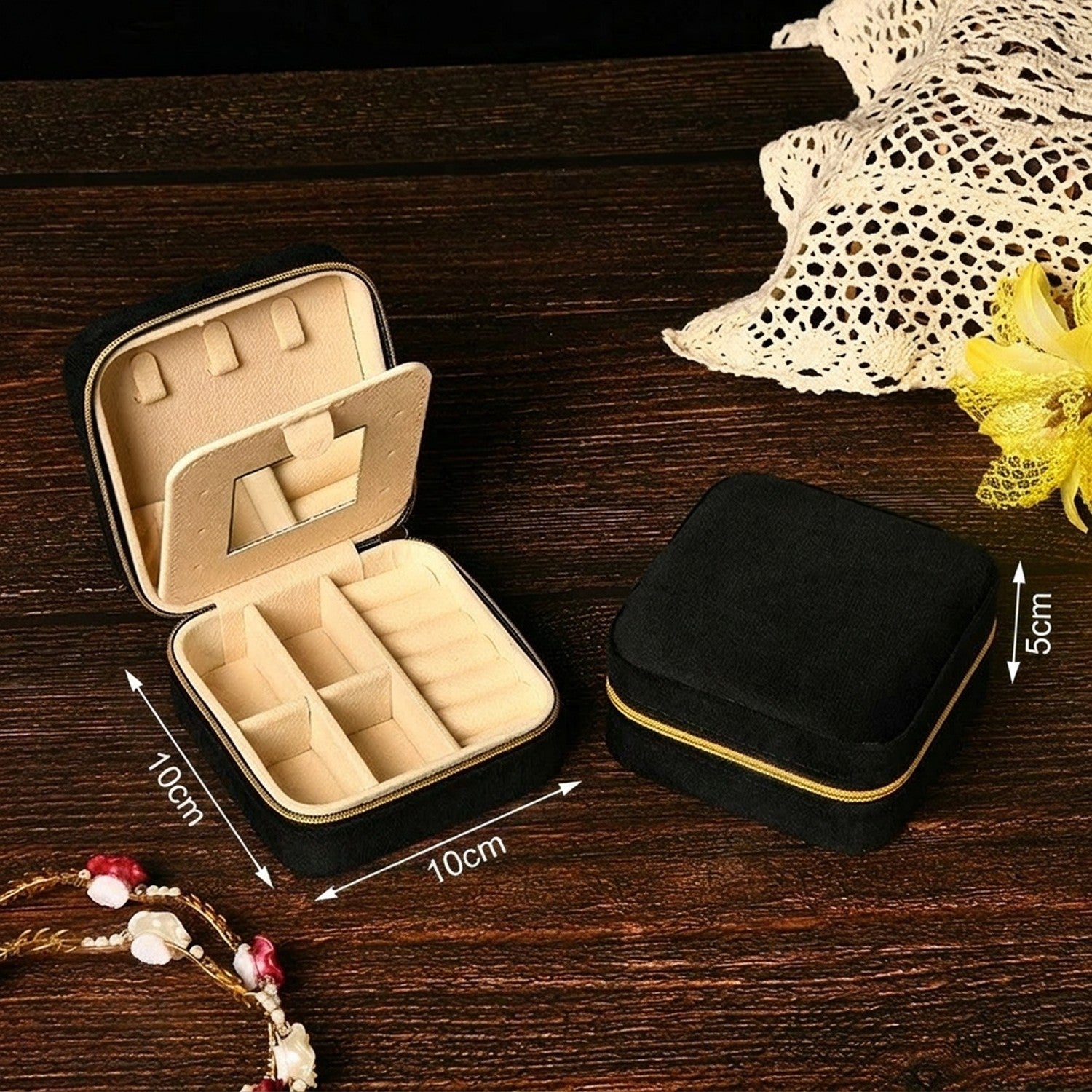 Dimensions de la boîte à bijoux : 10 cm × 10 cm × 5 cm