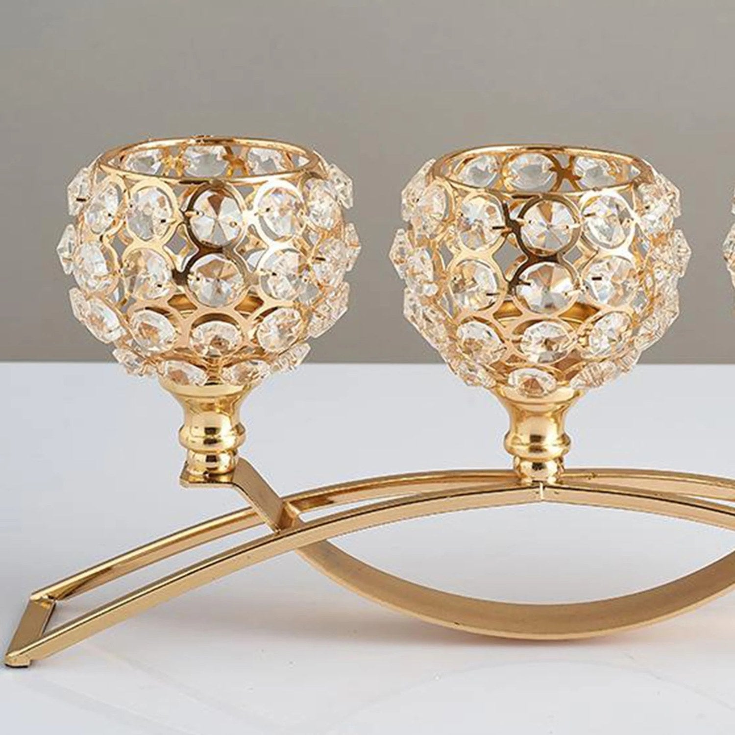 Détail des perles de cristal du chandelier doré