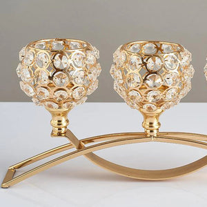 Détail des perles de cristal du chandelier doré