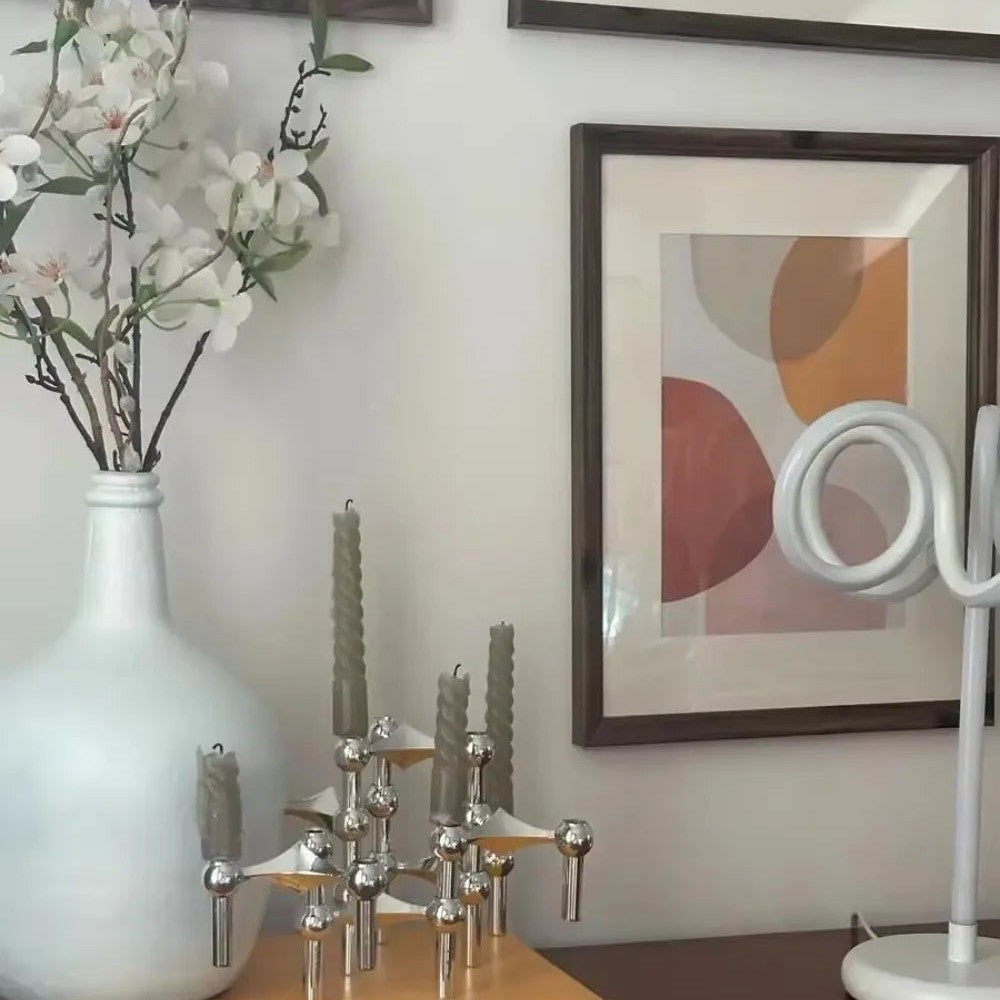 Bougeoir structure moleculaire métal design nordique chandelier gros plan sur les details et finitions