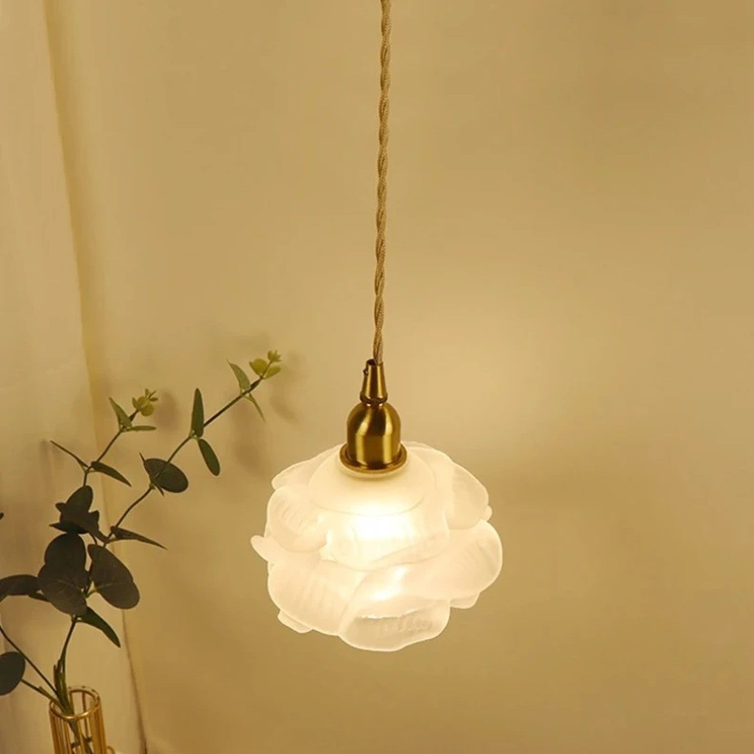 Vue d'ensemble lustre suspension rose en verre E14