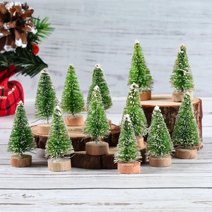Mini sapin de noël artificiel en sisal lot de 8 pièces presentation du produit sous un angle different
