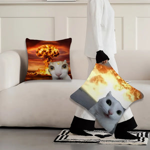 Coussin chat vu de côté montrant lépaisseur et le rendu du tissu