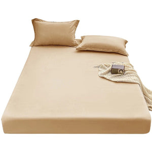 Détail du tissage satin beige du drap-housse