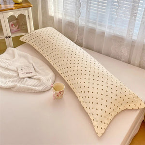 Taie d'oreiller longue motif cœurs photo produit vue d'ensemble