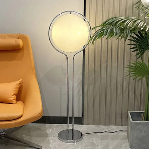 Lampadaire globe sur socle – vue d'ensemble