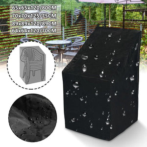 Housse de chaise de jardin résistante aux gouttes de pluie sur une terrasse
