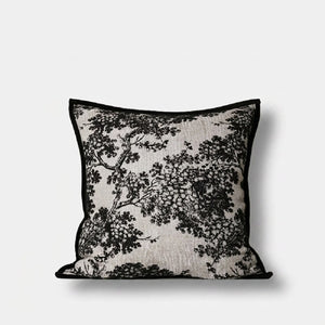 Housse de coussin toile de Jouy noir et blanc vue de face sur fond neutre