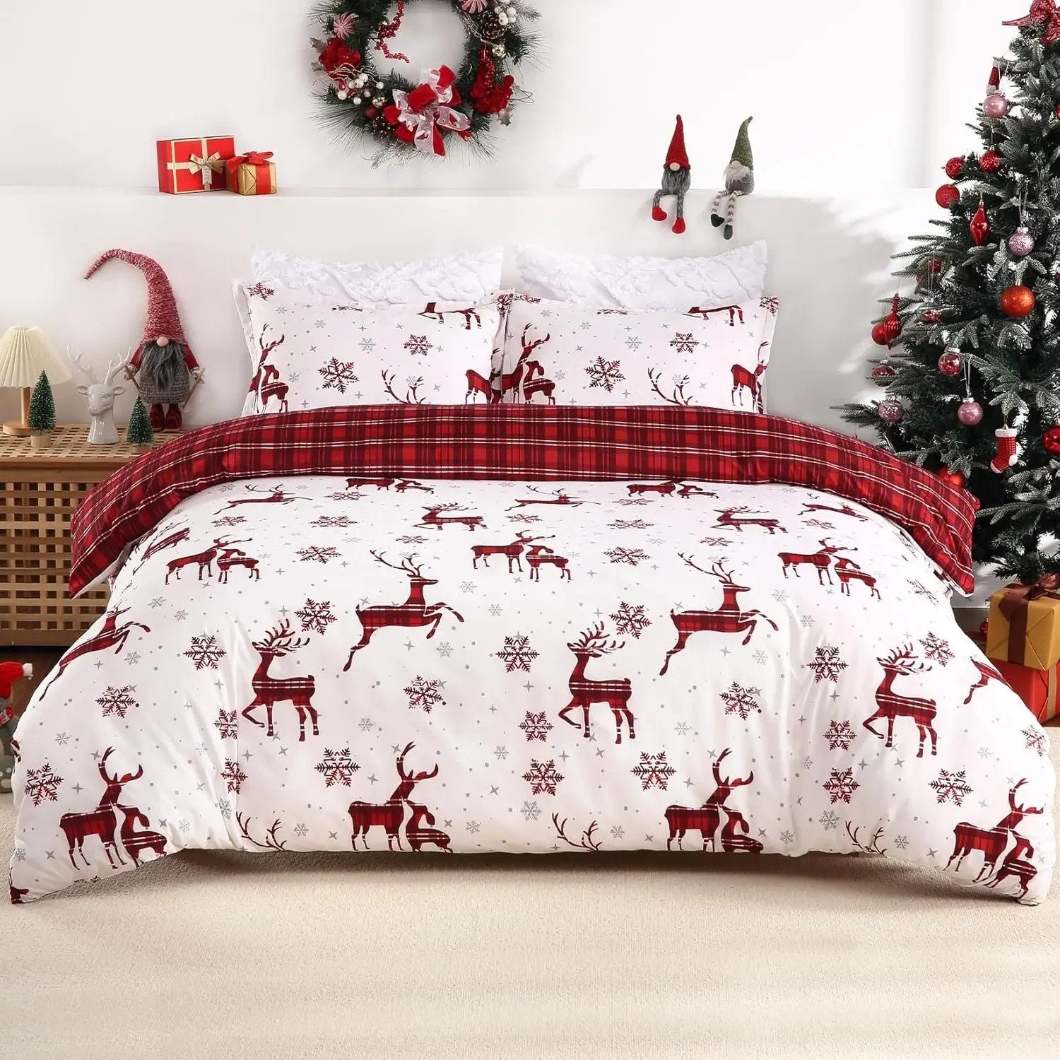 Parure de lit de Noël avec tête de renne en céramique et lampe sur table de chevet