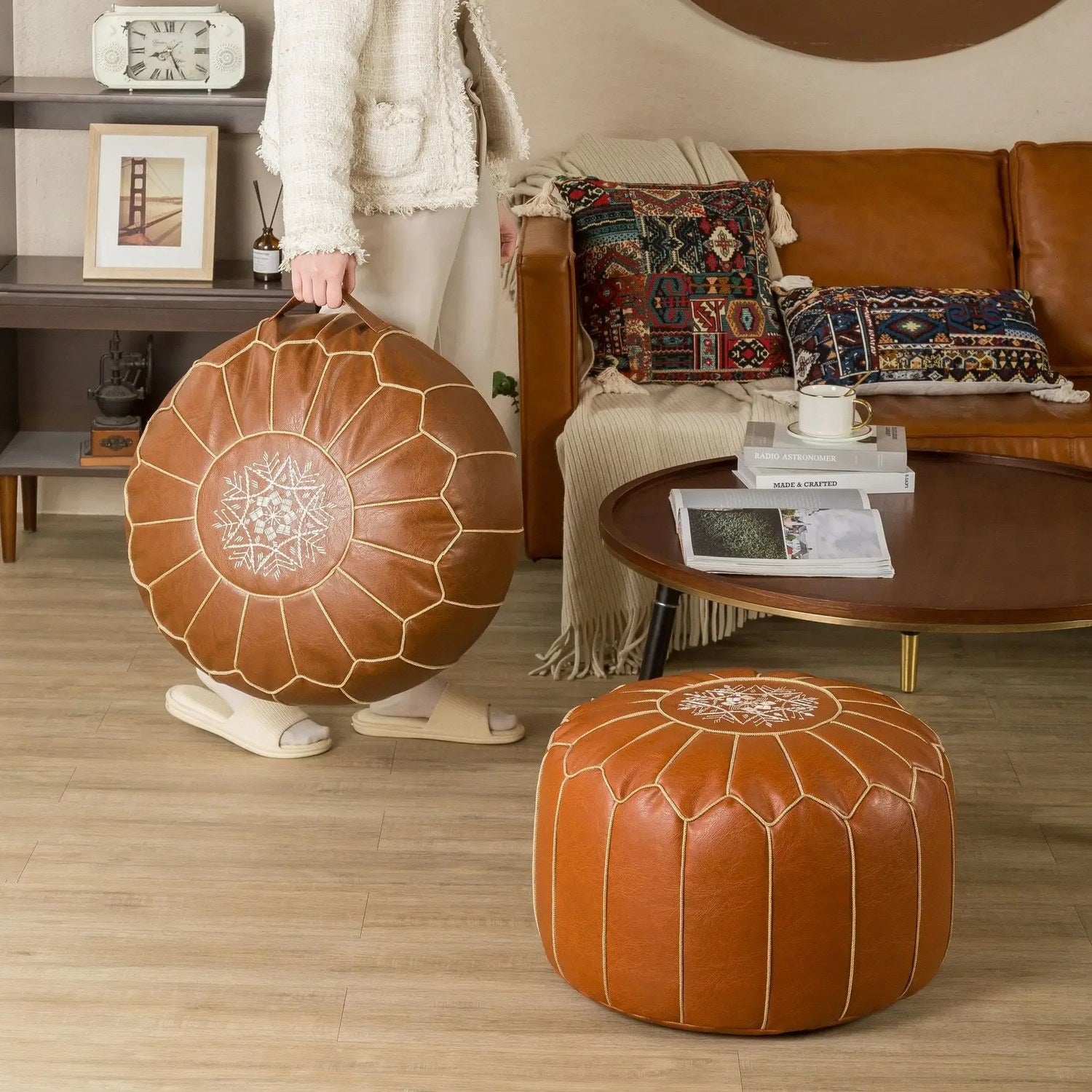 Housse de pouf marocain à garnir présentée vide puis remplie