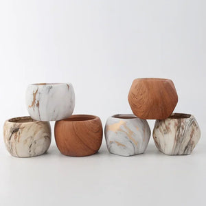 Gamme de six pots de fleurs en céramique effet marbre et bois