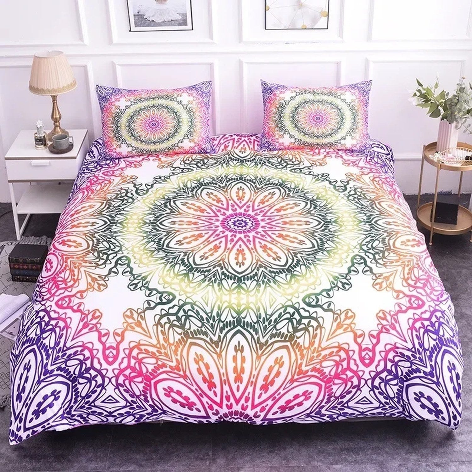 Parure de lit mandala dégradé rose posée sur un lit vue complète