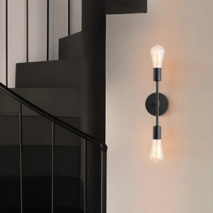 Applique murale noire à deux lumières près d'un escalier design intérieur