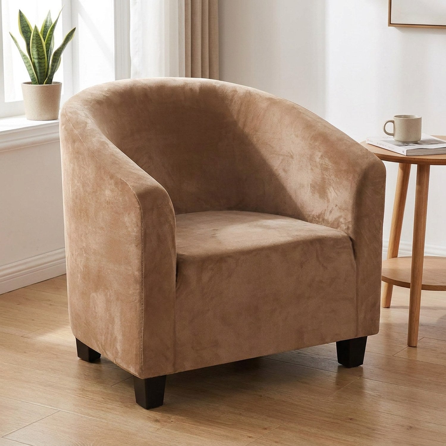 Housse de fauteuil club en velours Beige installée sur un cabriolet