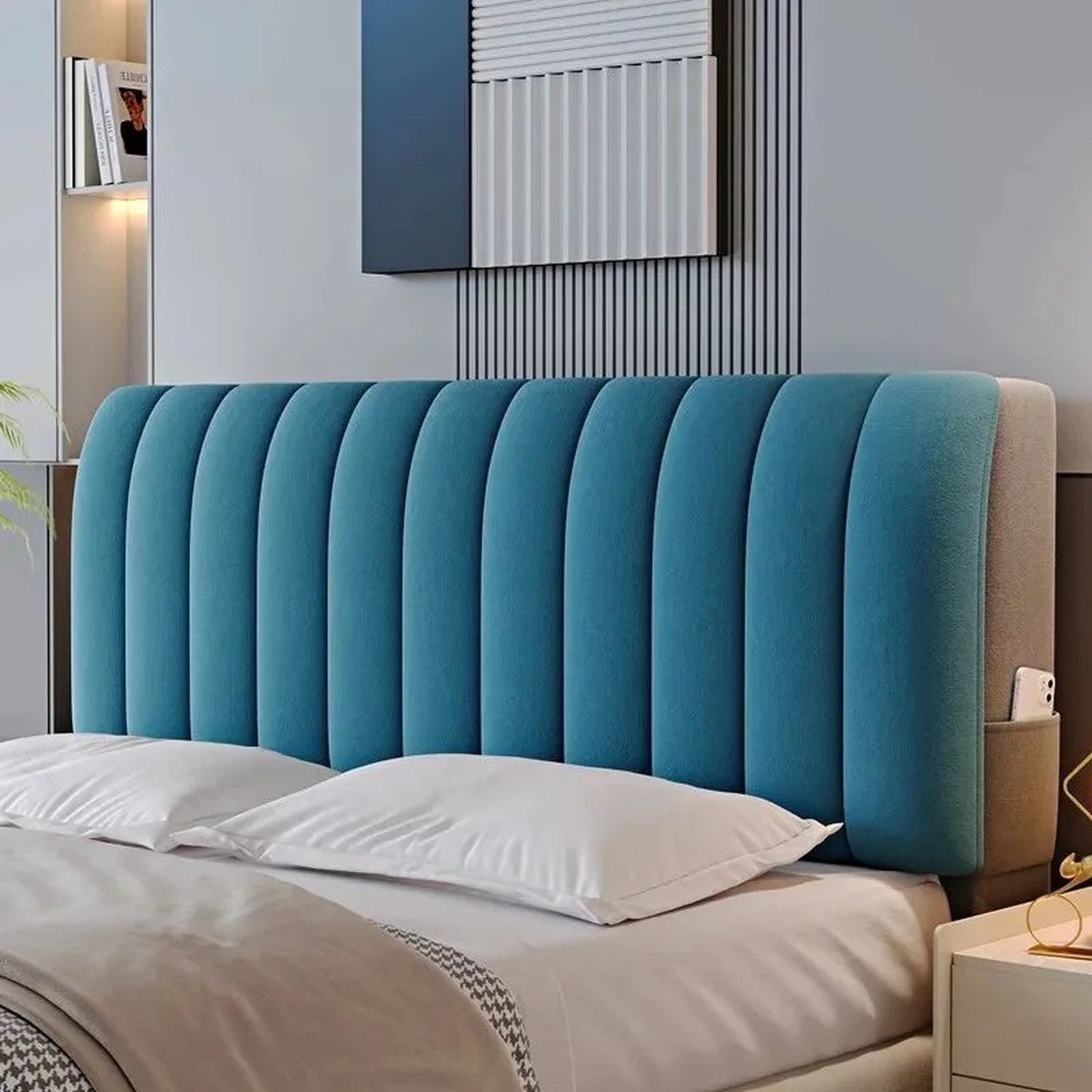Housse de tête de lit bleu foncé au tissu capitonné vue de face sur un lit