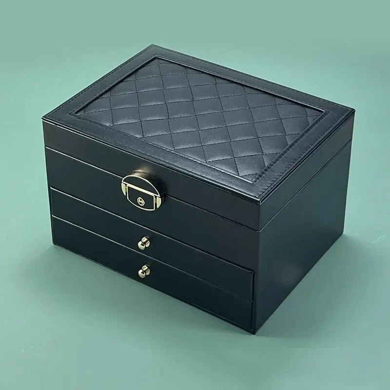 Boîte à bijoux avec finition oxydée détail matériau