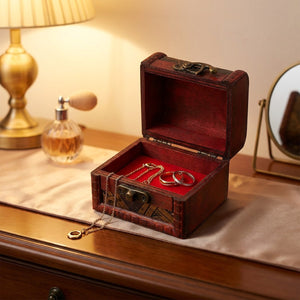 Boite à bijoux ouverte velours rouge intérieur rangement bagues