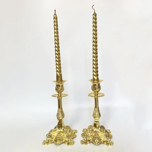 Bougeoir métal baroque dans un cadre de décoration intérieure élégante