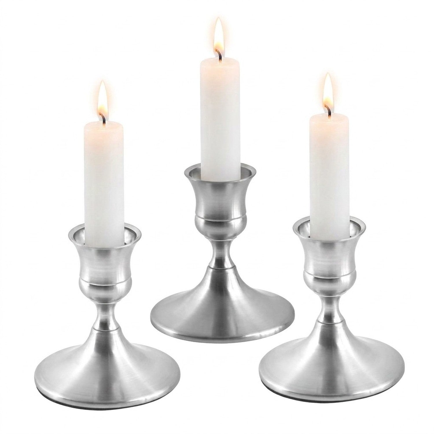 Kit 3 bougeoirs métal argenté brossé compact avec bougies allumées fond blanc