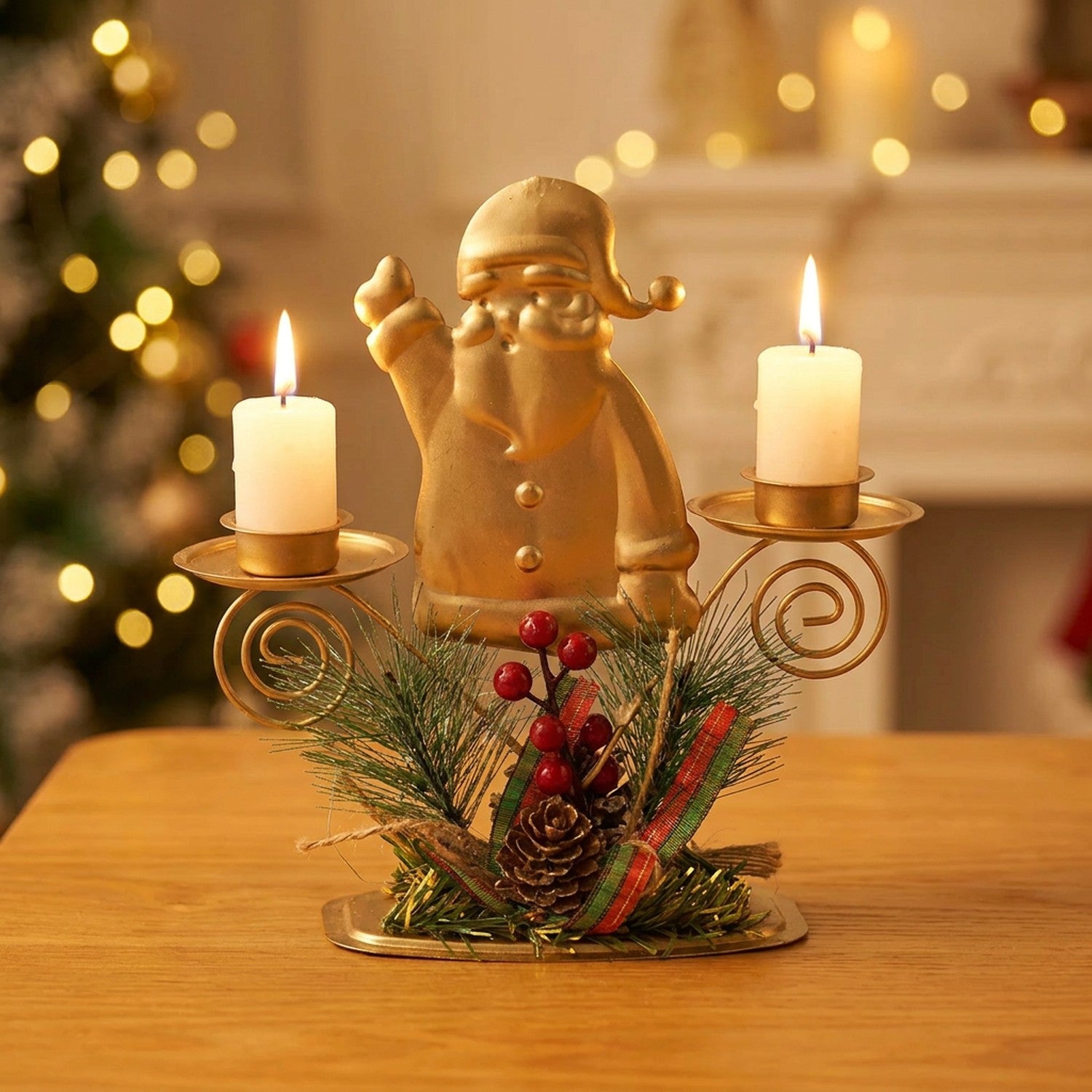 Bougeoir de Noël en métal doré modèle père Noël