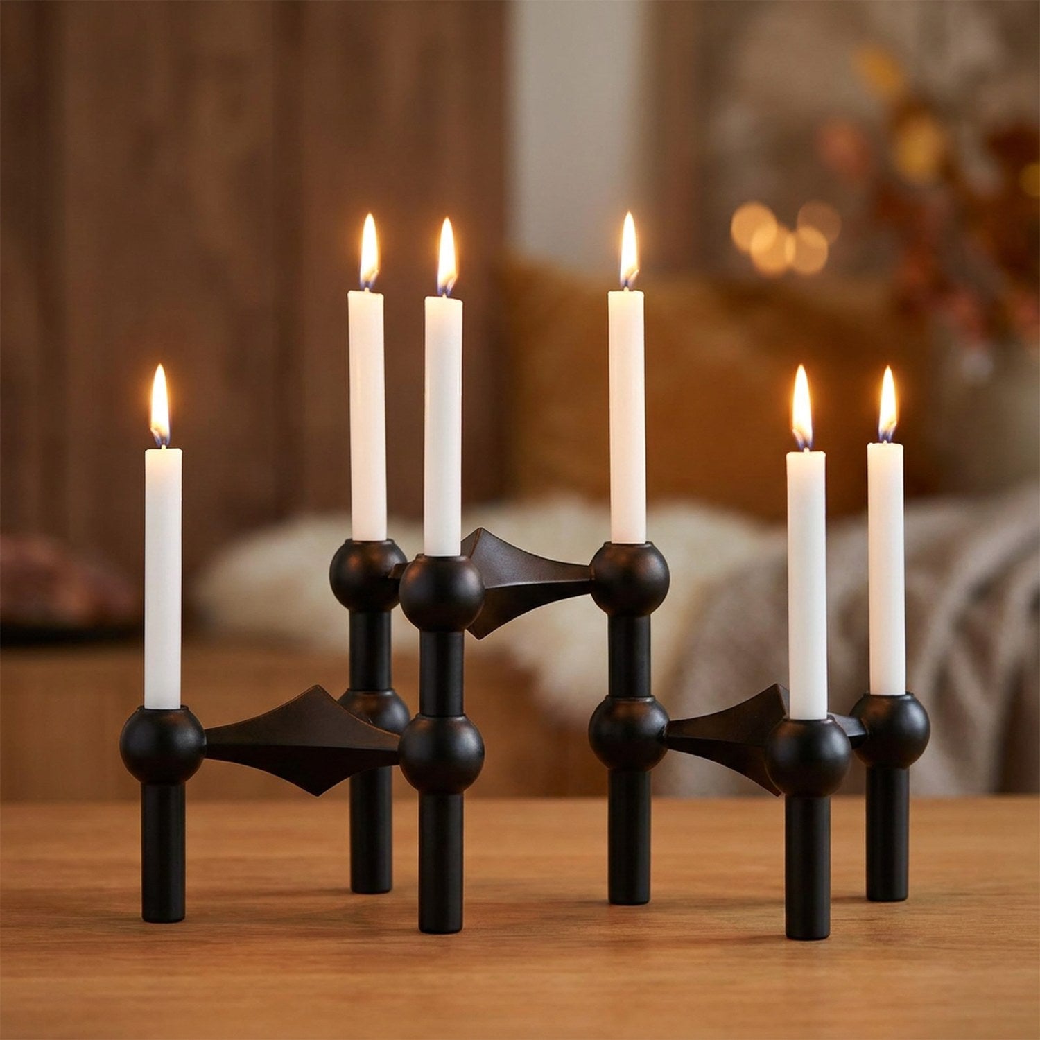 Bougeoir moléculaire noir lot de trois modules avec bougies allumées