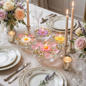 Bougies flottantes camomille table mariage blanc rose violet jaune pétales
