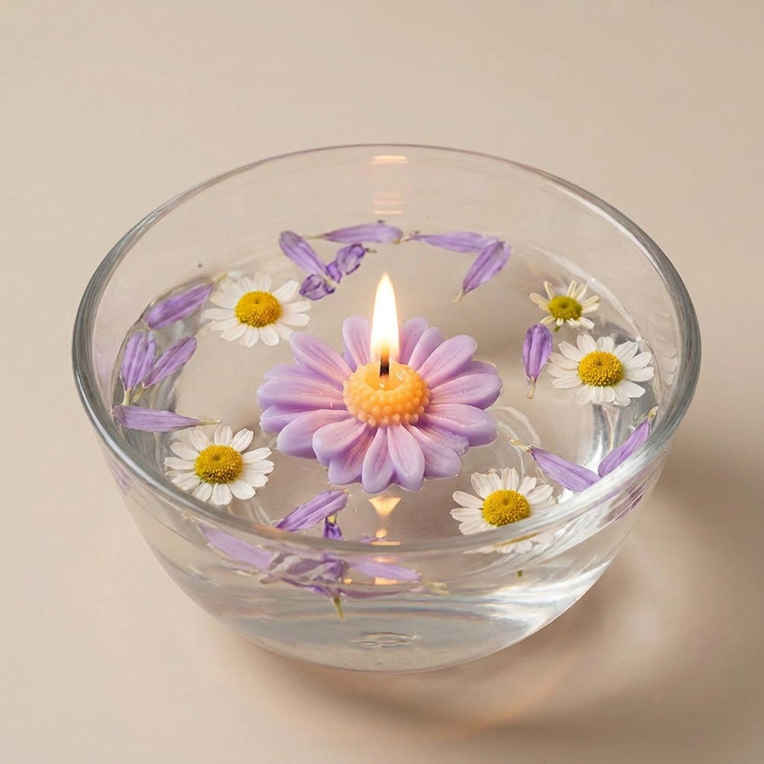 Bougie flottante camomille violette forme fleur cire de soja allumée