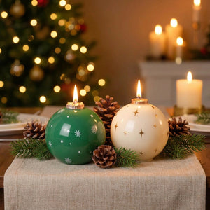 Bougies parfumées de Noël verte et blanche en centre de table festive