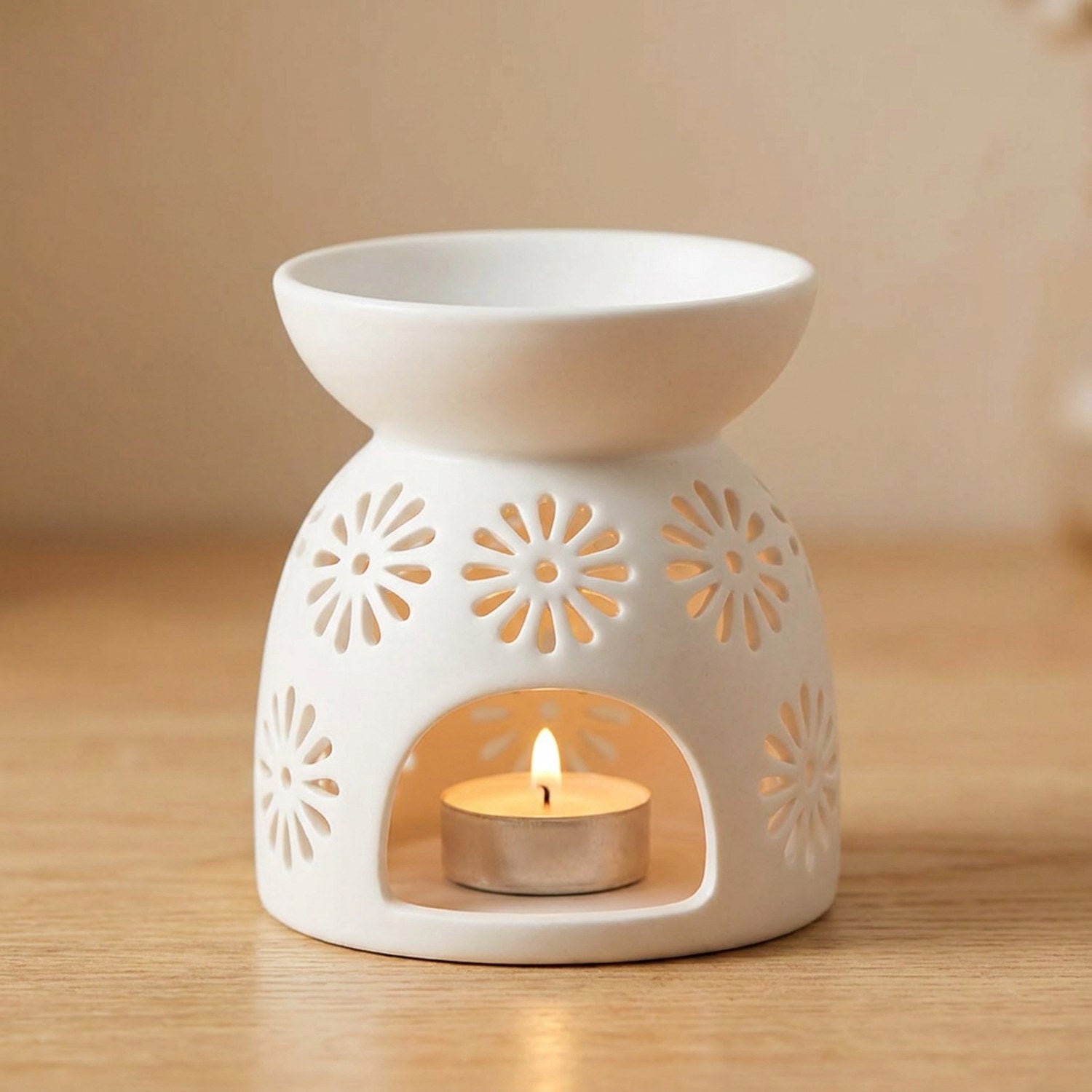 Brûle-parfum en céramique modèle chrysanthème aux fleurs ajourées denses