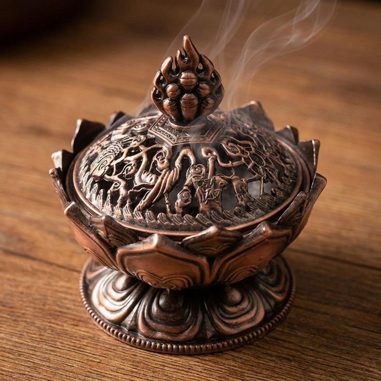 Brûleur d'encens lotus variante Bronze rouge sur fond en bois