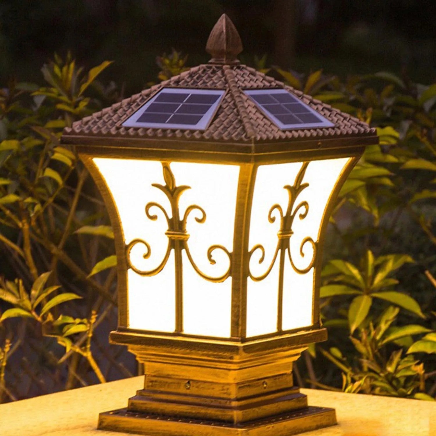 Lanterne solaire bronze lumière chaude jardin