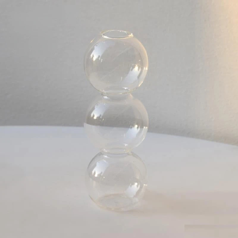 Vase en verre transparent S style nordique fond blanc