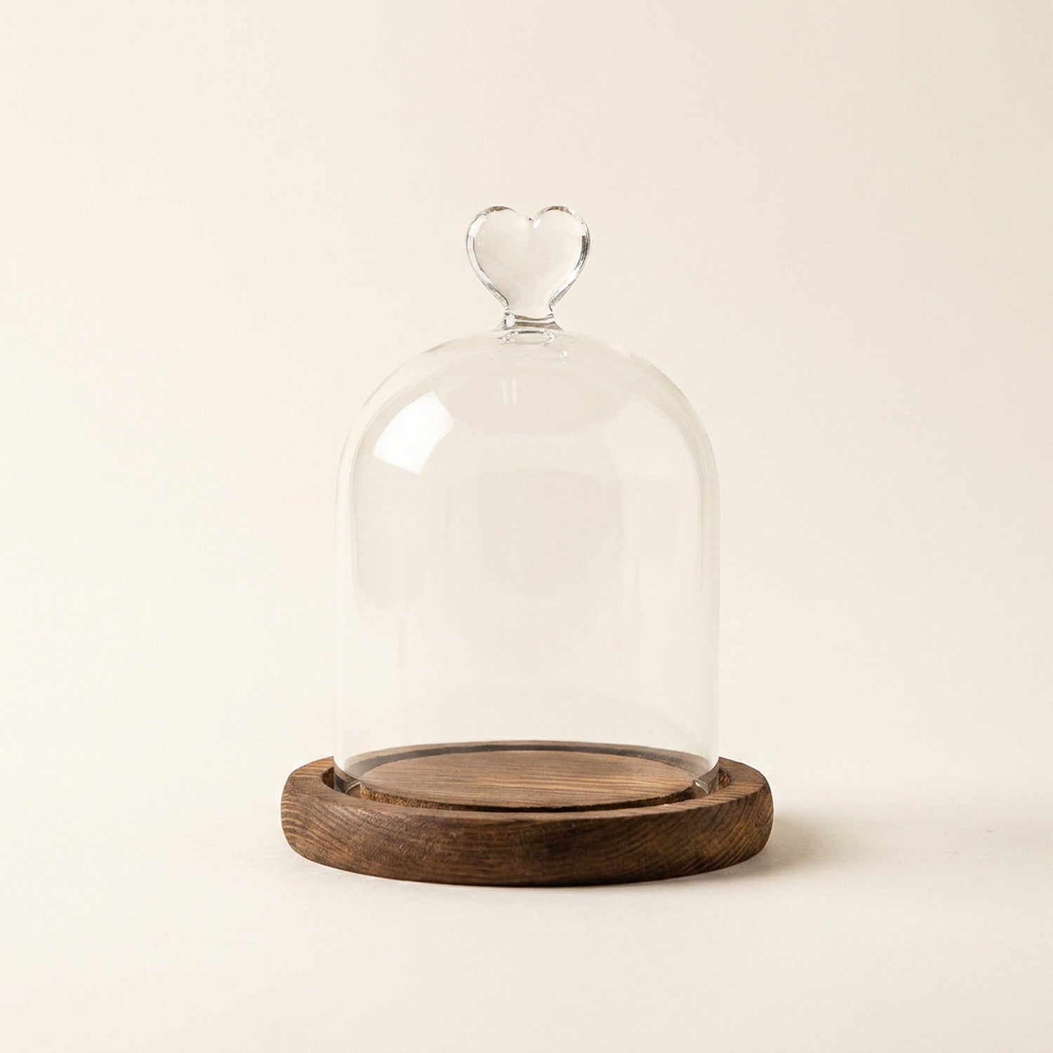 Cloche verre silhouette cœur base bois