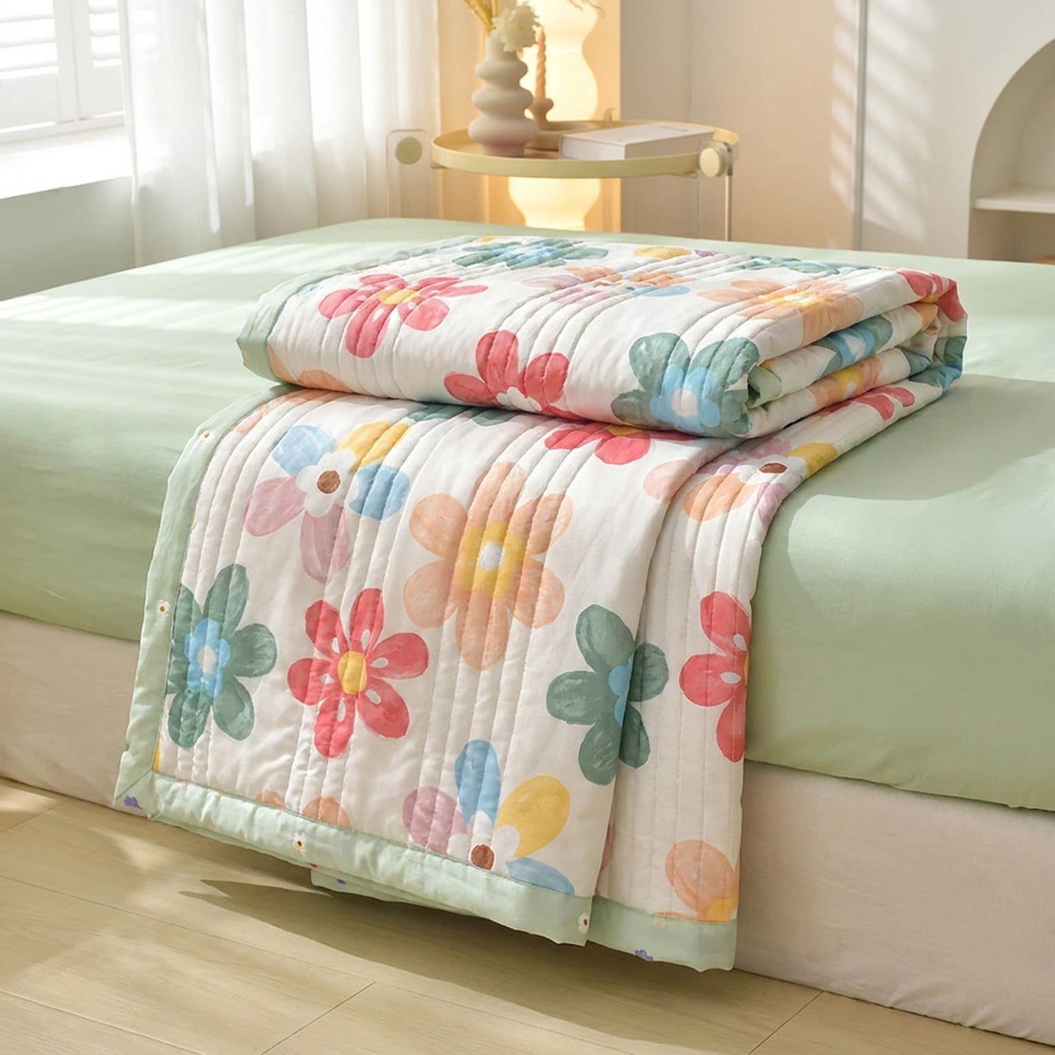 Couette d'été matelassée modèle fleurs colorées