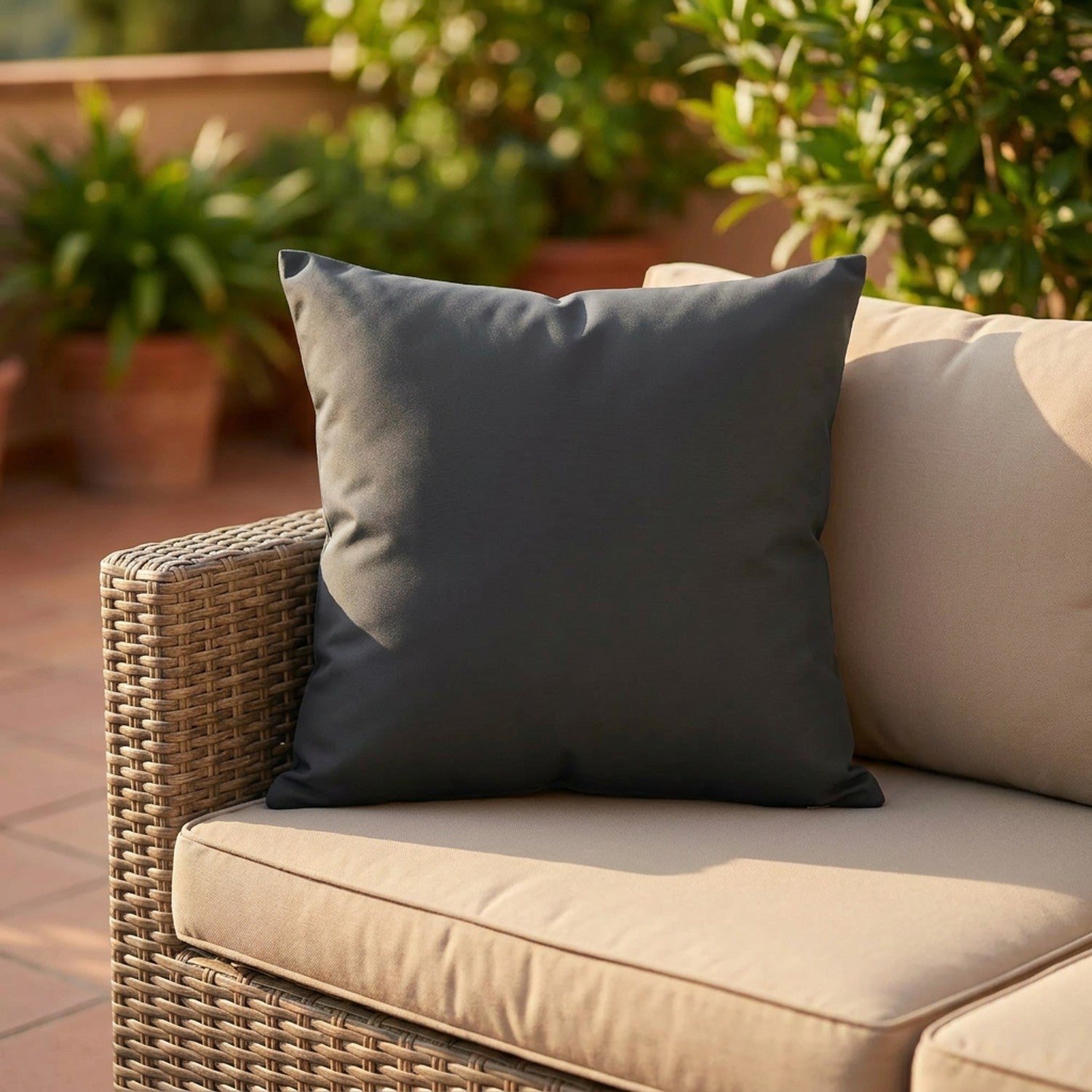 Housse de coussin d'extérieur imperméable 45 cm coloris gris anthracite