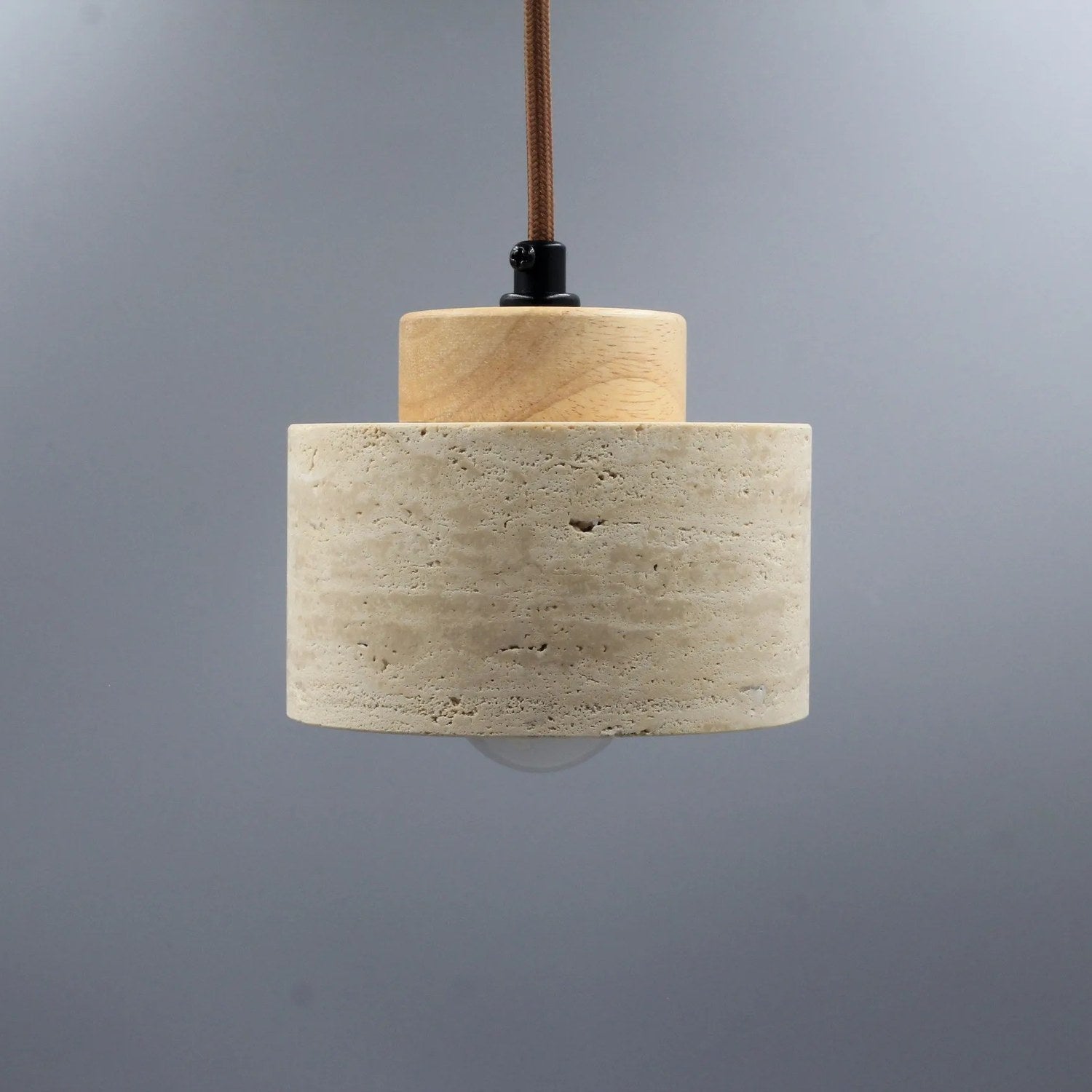 Suspension travertin finition naturelle fond gris taille L