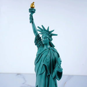 Statuette Statue de la Liberté résine 30 cm - détail desc-0