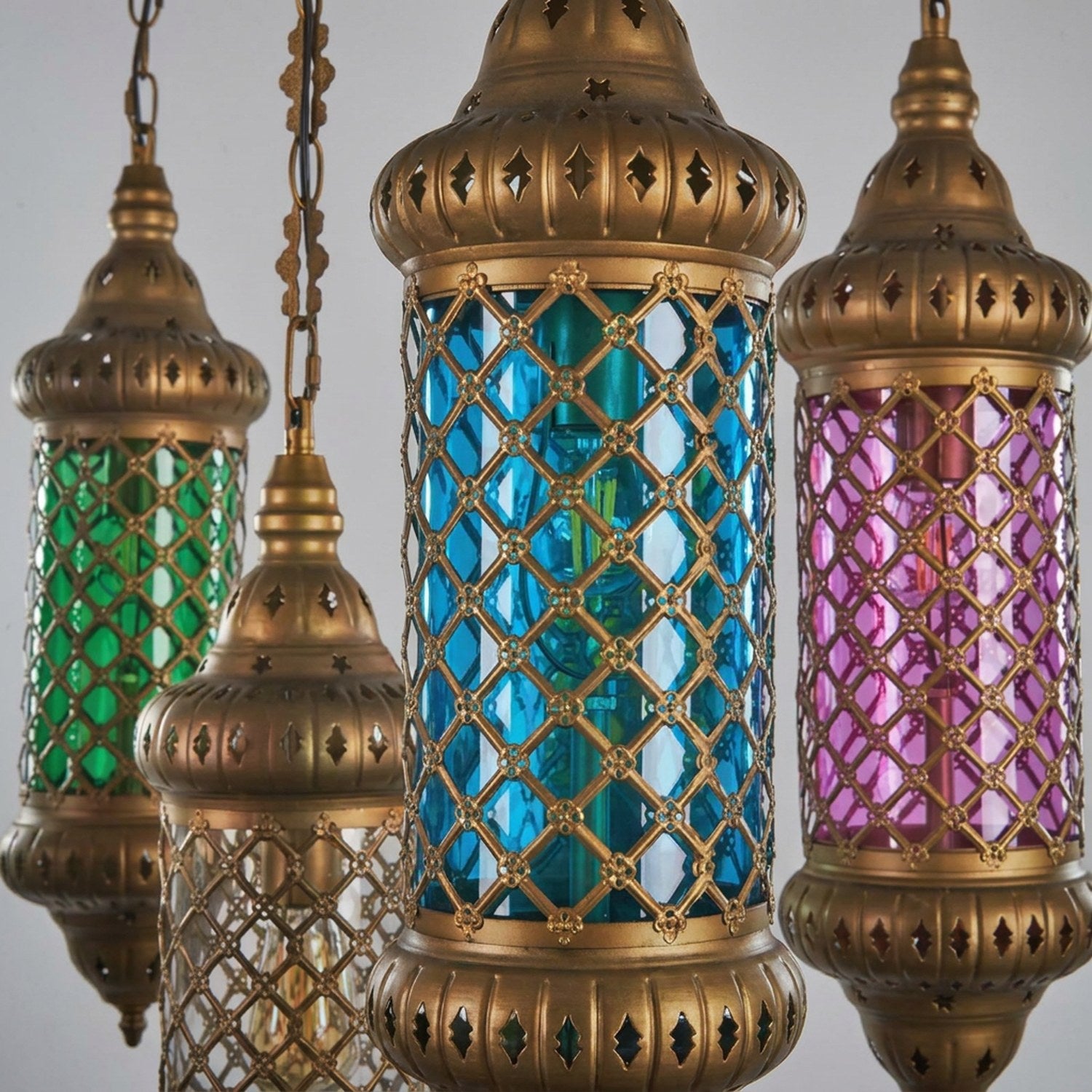 Détail corps du lustre marocain vitrail 3 couleurs