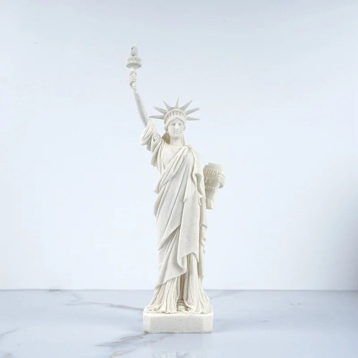 Statuette Statue de la Liberté résine 30 cm - détail desc-4
