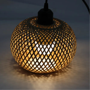 Suspension bambou bohème jeu de lumières géométriques